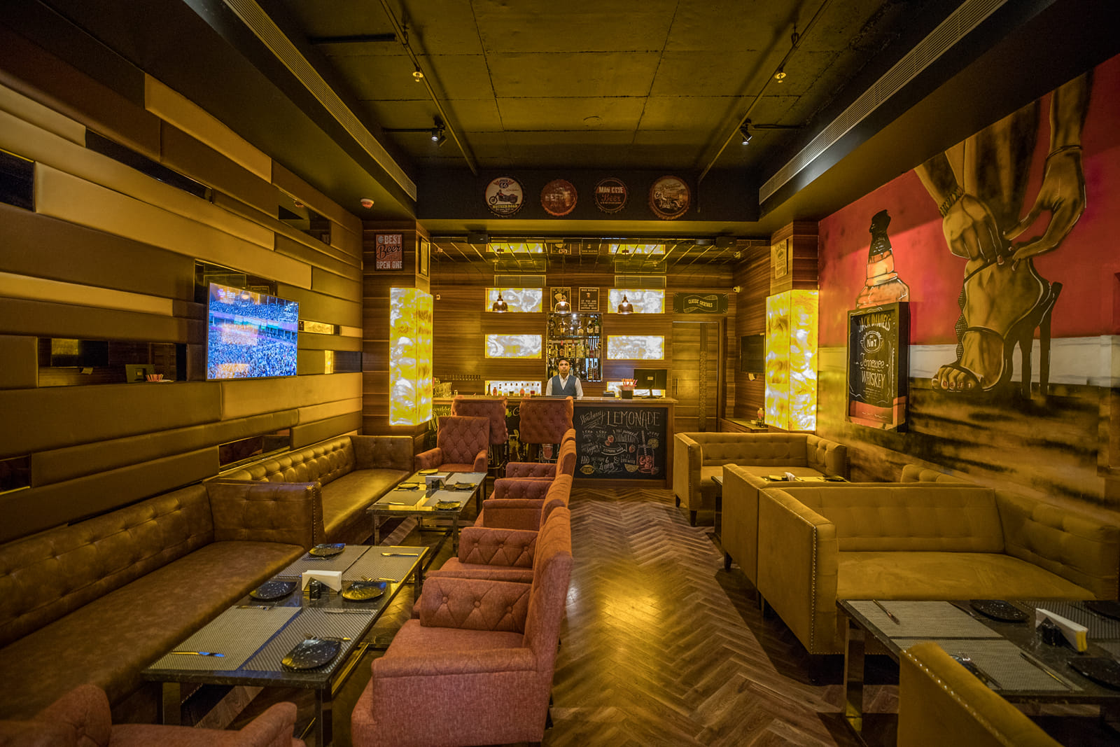 Paimana Bar interior